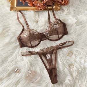 Nuovo Set di Lingerie Gotica in Pizzo Caramello Traforato, Due Pezzi, Reggiseno Mezza Coppa Sottile, Traspirante e Confortevole - Product Image 1