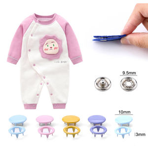 Nhà Máy Thép Không Gỉ 10Mm May Phụ Kiện <span class=keywords><strong>4</strong></span>-Phần Bé Quần Áo Áo Khoác Với Mạ <span class=keywords><strong>Snap</strong></span> Nút Và Kim Loại Ngạnh - Product Image 5