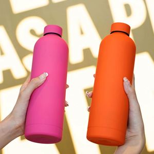 Bouteille d'eau isotherme en acier inoxydable à triple paroi, avec revêtement en caoutchouc, gourde sportive, thermos pour boissons chaudes et froides - Product Image 5