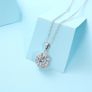 Collana con Pendente Unico in Argento Sterling 925 con Moissanite da 1 Carato, Design Originale, Gioiello <span class=keywords><strong>di</strong></span> Alta Qualità, Pendente a <span class=keywords><strong>Fiocco</strong></span> <span class=keywords><strong>di</strong></span> <span class=keywords><strong>Neve</strong></span> per Donna - Product Image 5