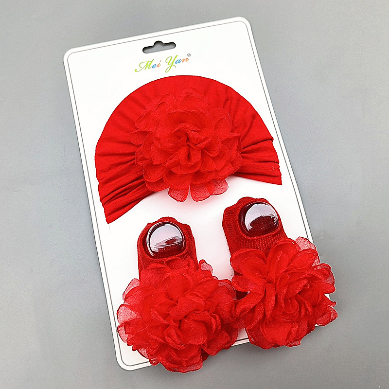 หมวกแดงลายดอกไม้ขอบไหม้