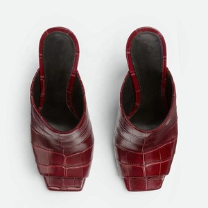 Sandali con <span class=keywords><strong>Tacco</strong></span> a Spillo in Metallo Irregolare e Punta Quadrata Stile Sfilata di Moda Estivi da Donna per Ragazze alla Moda - Product Image 4