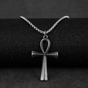 Collier Pendentif Croix Ankh en Acier Inoxydable Argenté Vintage Personnalisé pour Hommes - Product Image 2