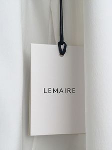 Étiquettes suspendues en papier écologiques personnalisées pour vêtements, chaussures et bagages, avec gaufrage et impression de logo - Product Image 2