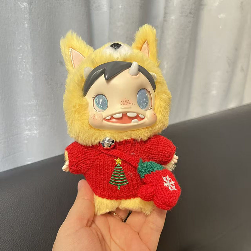 ต้นไม้ปักลายดาวสีแดง