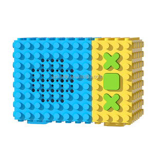 Haut-parleur Bluetooth compatible <span class=keywords><strong>Lego</strong></span>, blocs de construction DIY, mini haut-parleur portable avec surface de briques personnalisable, cadeau pour enfants, jouet STEM - Product Image 1