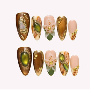 Faux ongles en acrylique de luxe faits à la main, pointe française, emballage personnalisé, design de faux ongles, style de faux ongles - Product Image 3