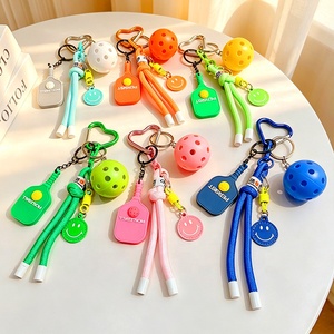Nouveau design 2026 – Porte-clés créatif en PVC coloré en forme <span class=keywords><strong>de</strong></span> raquette <span class=keywords><strong>de</strong></span> pickleball – Pendentif pour sac d'école – Cadeau promotionnel - Product Image 3