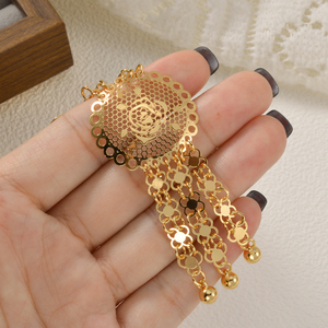 Collar bohemio de oro fino de 18 quilates, ligero, con flecos de cuentas de filigrana de rosa hueca en forma de trapezio, pulido y antideslustre. - Product Image 4