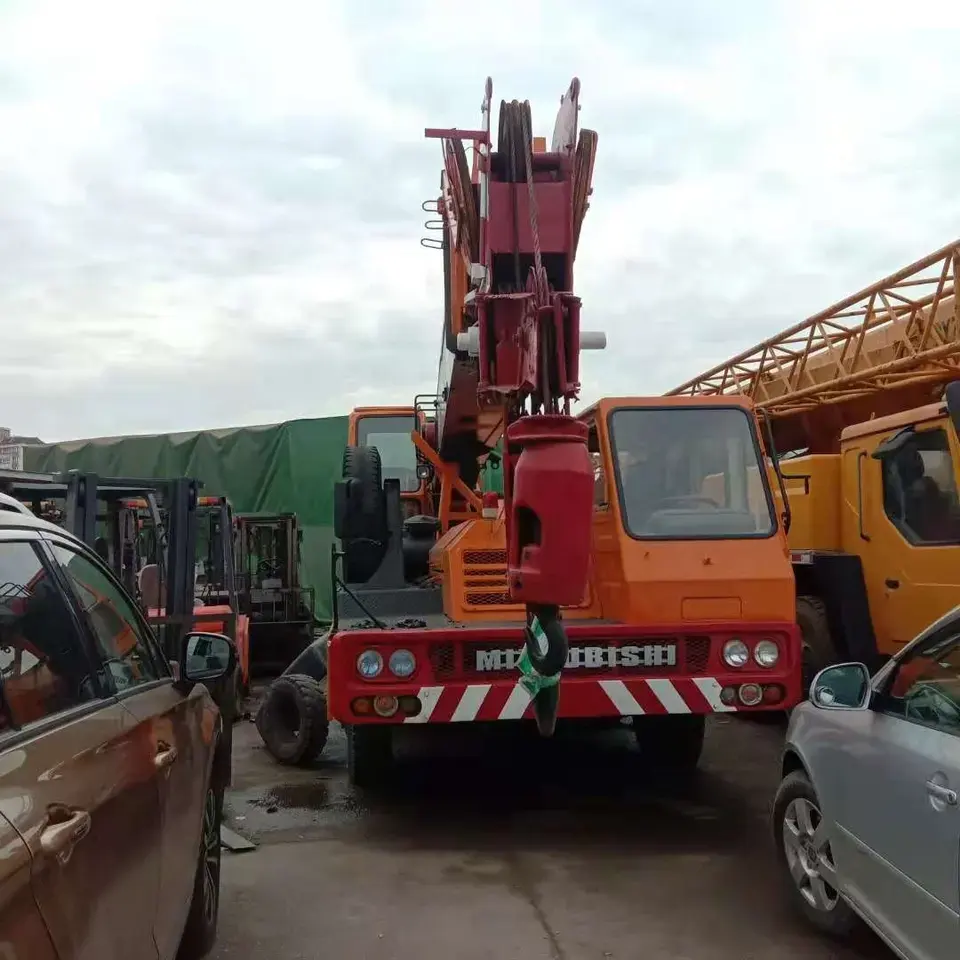 Usato giappone fatto Kato gru NK250E Kato gru per camion originale nk250E in vendita a Shanghai gru mobili Kato 25ton a buon mercato