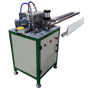 Caoutchouc pvc polyvalent machine polyvalente réfrigérateur <span class=keywords><strong>bande</strong></span> d'étanchéité <span class=keywords><strong>bande</strong></span> magnétique 45 degrés <span class=keywords><strong>angle</strong></span> <span class=keywords><strong>joint</strong></span> machine de découpe cutter - Product Image 1