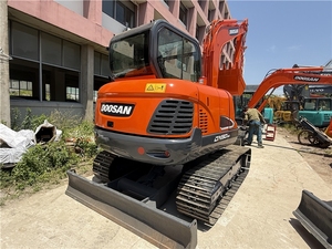 Pelle sur chenilles Doosan DX60 6 tonnes d'occasion en bon état Petite pelle de construction DX60 Doosan à vendre - Product Image 5
