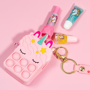 2023 petite <span class=keywords><strong>licorne</strong></span> maquillage Kit POP sac kit enfants maquillage cadeau ensembles enfants amical brillant à lèvres <span class=keywords><strong>baume</strong></span> à lèvres - Product Image 1