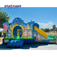Château gonflable extérieur en PVC avec toboggan, château de rebond gonflable bleu à thème dessin animé, toboggan et structure de saut pour location événementielle