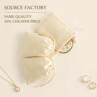 Pochette de rangement pour bijoux en velours avec logo personnalisé, fermeture à cordon réglable et options de taille personnalisées pour les bijoux