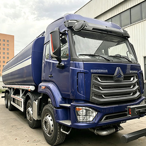 <span class=keywords><strong>Prix</strong></span> <span class=keywords><strong>d</strong></span>'usine HOWO NX 8x4 Camion-citerne 40000 litres 380 CV pour le transport <span class=keywords><strong>de</strong></span> diesel, essence et pétrole - Product Image 1