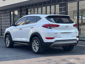 <span class=keywords><strong>Hyundai</strong></span> <span class=keywords><strong>Tucson</strong></span> <span class=keywords><strong>2018</strong></span> 1.6T Luxury SUV 2WD, Auto Usado de Primera Calidad, Volante a la Izquierda, Automático, Gasolina, Vehículo de <span class=keywords><strong>Segunda</strong></span> <span class=keywords><strong>Mano</strong></span> de China - Product Image 4