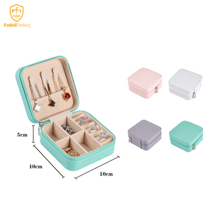 Estuches de Joyería Portátiles de Cuero PU FADELI FDL-SN102 con Logotipo Personalizado al por Mayor, Cajas de Joyería Pequeñas para Viaje, para Anillos y Collares - Product Image 1