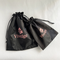 Sac de rangement de cadeau en soie de luxe avec logo imprimé personnalisé sacs d'emballage pour perruque en satin avec cordon de serrage pour sous-vêtements femmes casquettes de baseball chapeaux