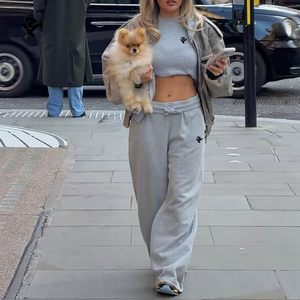 Ensemble de survêtement 3 pièces gris pour femme : sweat-shirt court, veste bomber et pantalon de survêtement large – Tenue décontractée streetwear et loungewear - Product Image 1