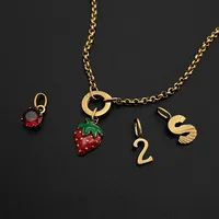 eManco RVS DIY Ketting Y2K Stijl Fruit Letterhanger met Rode Aardbei Initiaal Charm Sieraden Groothandel