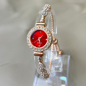 Nouvelle Arrivée 2026 : <span class=keywords><strong>Montre</strong></span> à Quartz pour <span class=keywords><strong>Femme</strong></span> avec Strass Colorés et Cadran <span class=keywords><strong>Fin</strong></span>, <span class=keywords><strong>Bracelet</strong></span> Ajustable à Positionnement Libre - Product Image 4