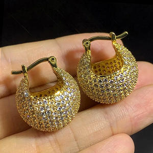 Boucles d'oreilles Huggie en or blanc E4228, forme de boule, cristaux de strass micro-incrustés, bijoux de luxe pour femmes, à porter au quotidien - Product Image 3