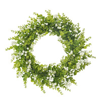Couronne d'eucalyptus artificielle personnalisée OEM en gros pour la décoration de porte d'entrée printanière style ferme avec fleurs blanches