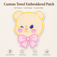 Écussons brodés personnalisés en gros pour serviettes, motifs animaux mignons, crème douce, nœud rose, en chenille, pour vêtements d'enfants, sacs et chapeaux