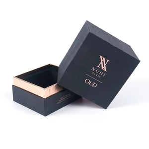 Boîte cadeau de parfum magnétique blanche de luxe avec doublure en éponge écologique à effet UV pour l'emballage de flacons de parfum cosmétique - Product Image 4