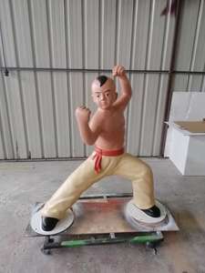 Statuetta Personalizzata in Resina di Boxer con Testa Oscillante Prodotta in Fabbrica in un Elegante Espositore - Product Image 2