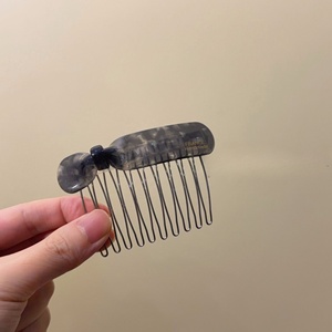 Peine para el Cabello con Diseño de Lazo, Mini Cepillo Decorativo de Plástico y Acetato para Uso Diario con Función de Masaje Capilar - Product Image 3