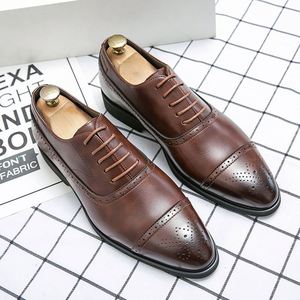 Chaussures habillées en cuir véritable pour hommes, style Oxford, à bout pointu, à lacets, couleur noire unie, pour le bureau, la carrière, toutes saisons - Product Image 4