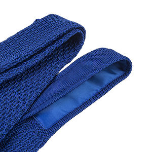 <span class=keywords><strong>Cravate</strong></span> <span class=keywords><strong>en</strong></span> tricot <span class=keywords><strong>grenadine</strong></span> bleu marine à rayures de couleur unie ou à carreaux <span class=keywords><strong>en</strong></span> polyester - Product Image 6