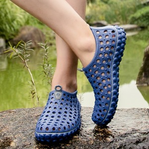 Chaussures d'été décontractées pour hommes, à enfiler, perforées, confortables, durables, chaussures fraîches pour activités nautiques et plage, chaussures de plage pour femmes et couples - Product Image 3