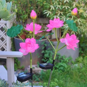 โคมไฟโซลาร์รูปดอกบัวสำหรับสวน พลังงานแสงอาทิตย์ เหมาะสำหรับลานบ้าน ระเบียง สนามหญ้า ระเบียงบ้านพักตากอากาศ ตกแต่งภูมิทัศน์ โคมไฟตั้งพื้น - Product Image 6