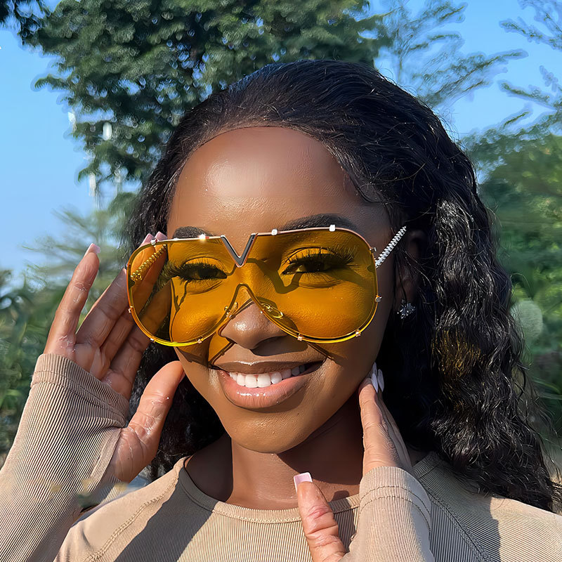 81058 Oversized Gold Metal One-Piece V8 Sunglasses by Finewell