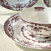 Service de table en céramique rouge à motifs floraux vintage, assiettes et bols en porcelaine à motif de roses rétro pour la décoration de table