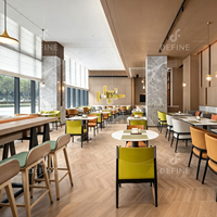 Moderne Café-, Bar-, Hotel- und Restaurant-Möbel: Esszimmerstuhl- und Tisch-Set, Maßanfertigung für Komplettlösungen für Gewerbeprojekte