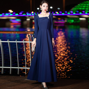 Abito da sera in velluto blu francese abito da sera da banchetto <span class=keywords><strong>elegante</strong></span> di lusso leggero e traspirante per cerimonia per adulti - Product Image 3