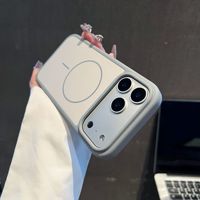 Coque de téléphone magnétique mate en PC givré et TPU souple avec protection des bords pour iPhone 17 18 Pro Max