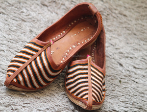 Sandalias Planas de Cuero Puro, Elegantes y Casuales - Product Image 5