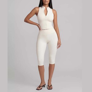 Set Yoga 2 Pezzi Personalizzato, Tinta Unita, Ultra Morbido, Top con Zip e Leggings a Vita Alta, Completo Capri per Donna - Product Image 1