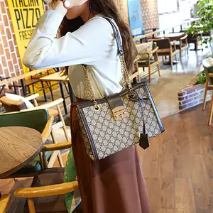 2023 ins hot sale Manufacturers New Chain Tote Bag Women's PU Letter Printing White Shoulder Bag