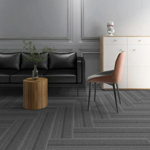 กระเบื้องพรมสีเทาเกรดพรีเมียมสำหรับใช้งานเชิงพาณิชย์ แบบขนห่วง ลายโมเดิร์นแบบจิ๊กซอว์  ฐานรองแบบไม่ถักทอ ป้องกันคราบสกปรก เหมาะสำหรับใช้ในสำนักงานและที่บ้าน - Product Image 1