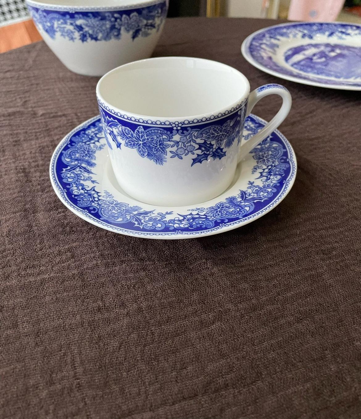 ถ้วยกาแฟพร้อมจานรอง ขนาดถ้วย 8.5*5.5 ซม. จานรอง 15 ซม.