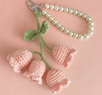 Porte-clés au crochet avec perles, pendentifs fleur d'orchidée et clochette, joli pendentif au crochet pour voiture, sac à main, cartable, porte-clés