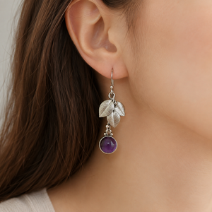 Orecchini vintage bohémien con foglie di ciliegio viola, regali per feste da donna - Product Image 1
