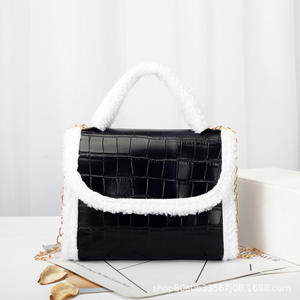 时尚女款手袋2021包女广州潮流包包批发韩式斜挎包女 - Product Image 3