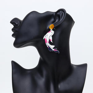 ต่างหูอะคริลิคทรงหางปลาสวยงามพิมพ์ลายทำจากเรซิ่นคุณภาพสูงของขวัญปีใหม่ถอดออกได้สำหรับผู้หญิง - Product Image 6